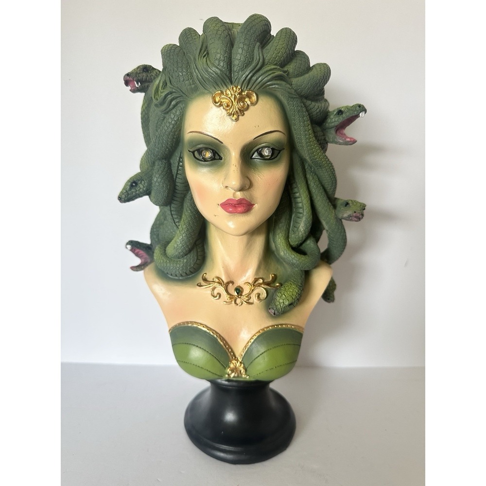 Authentique Spooky Night LED Lighted Medusa Bust Halloween Decor Snake Statue